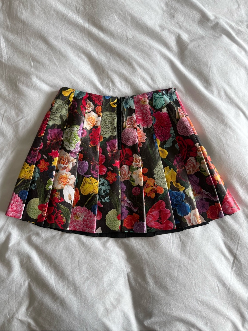 Alice + Olivia Faux Leather Multicolor Mini Skirt NWT size 2 - Picture 2 of 6